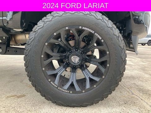 Used 2024 Ford F250 Lariat w/ Sport Appearance Package image 10