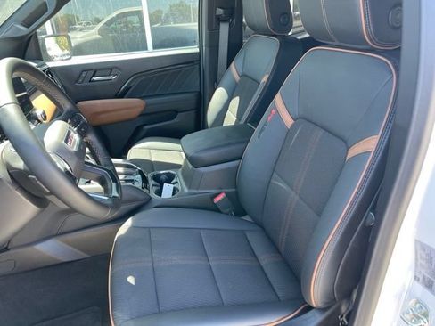 Used 2026 GMC Canyon AT4 AWD/4WD image 11