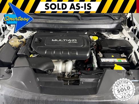 Used 2018 Jeep Cherokee Latitude Plus w/ Comfort/Convenience Group FWD image 39