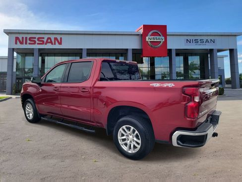 Used 2022 Chevrolet Silverado 1500 LT AWD/4WD image 4
