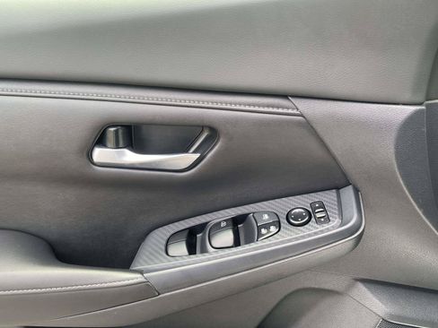 Used 2023 Nissan Sentra SV FWD image 16