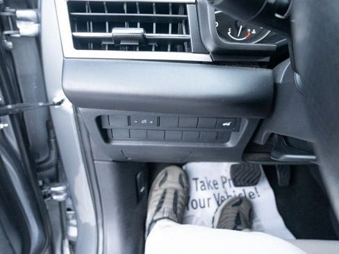 Used 2024 Mitsubishi Outlander SE Black Edition image 23