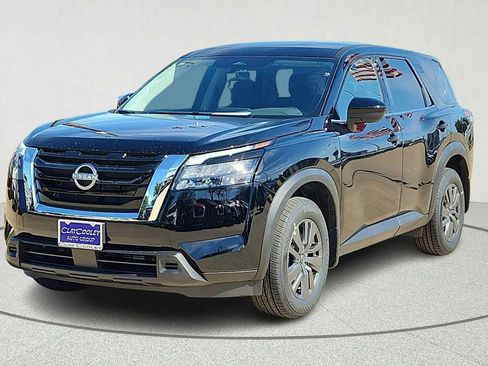 Used 2024 Nissan Pathfinder S FWD image 3
