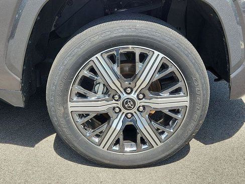 Certified 2023 Toyota Tundra Capstone AWD/4WD image 8