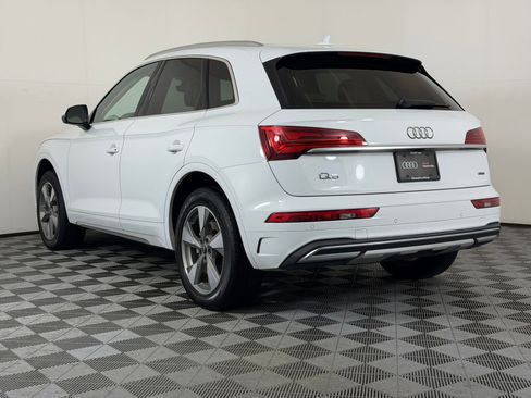 Used 2023 Audi Q5 2.0T Premium Plus w/ Premium Plus Package AWD/4WD image 3