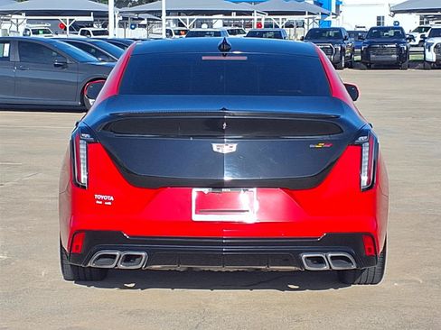 Used 2020 Cadillac CT4 V w/ Climate Package RWD image 8