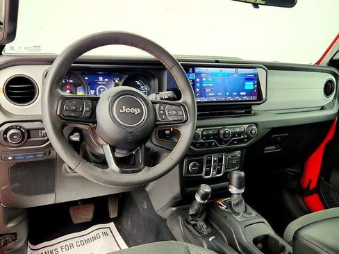 Used 2024 Jeep Wrangler Unlimited w/ Convenience Group AWD/4WD image 11