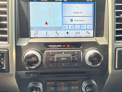 Used 2018 Ford F150 Platinum w/ Equipment Group 701A Luxury AWD/4WD image 9