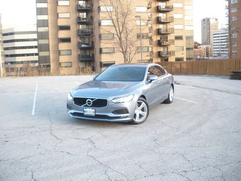 Used 2018 Volvo S90 T5 Momentum FWD image 18