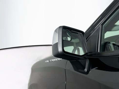 Used 2024 Chevrolet Silverado 1500 LT AWD/4WD image 16