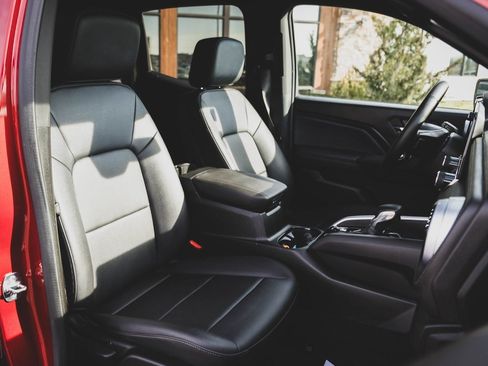 Used 2024 Chevrolet Colorado LT w/ LT Convenience Package III image 33