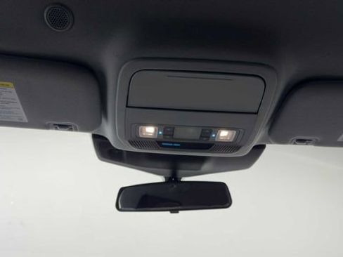Used 2022 Ford Explorer XLT w/ Equipment Group 202A RWD image 18