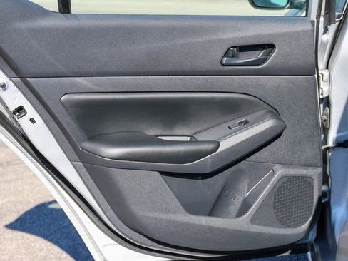 Used 2024 Nissan Altima 2.5 S image 11