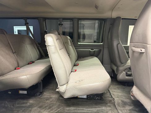 Used 2019 Chevrolet Express 3500 LT w/ LT Preferred Equipment Group RWD image 21