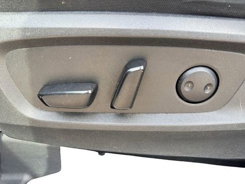 Used 2023 Nissan Pathfinder SV image 13