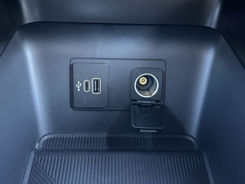 New 2026 Ford Explorer Active w/ Active Comfort Package image 8