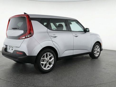 Used 2025 Kia Soul LX w/ LX Technology Package image 9