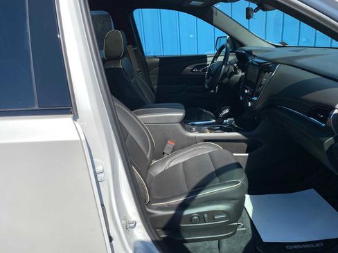 Used 2023 Chevrolet Traverse Premier w/ Redline Edition image 18