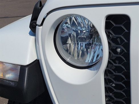 Certified 2021 Jeep Gladiator Sport image 9