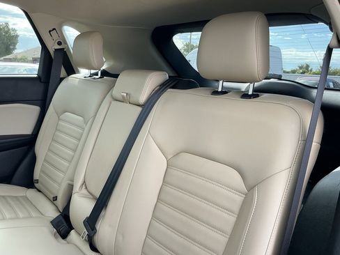 Used 2020 Ford Edge SEL image 38