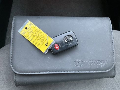 Used 2012 Toyota Prius Three image 26