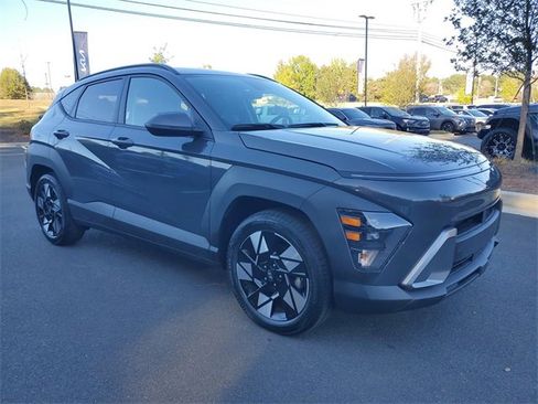 Used 2025 Hyundai Kona SEL image 3