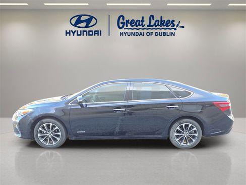 Used 2016 Toyota Avalon XLE Premium image 2