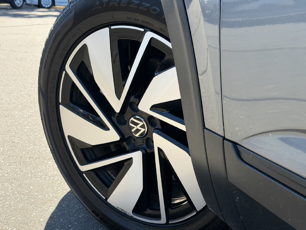 Used 2025 Volkswagen Atlas SE AWD/4WD image 11