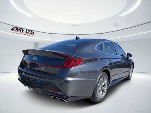 Used 2020 Hyundai Sonata SEL w/ Convenience Package FWD image 3