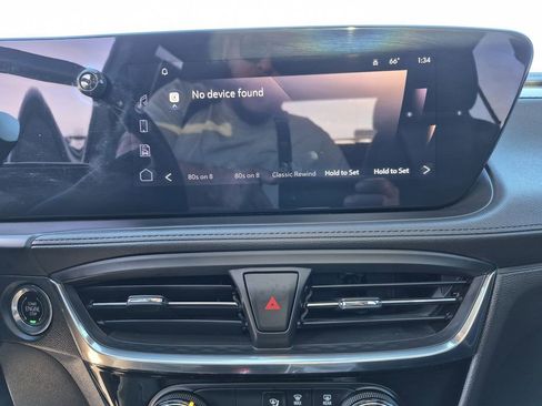 Used 2024 Buick Encore GX Sport Touring w/ Experience Buick Package image 9