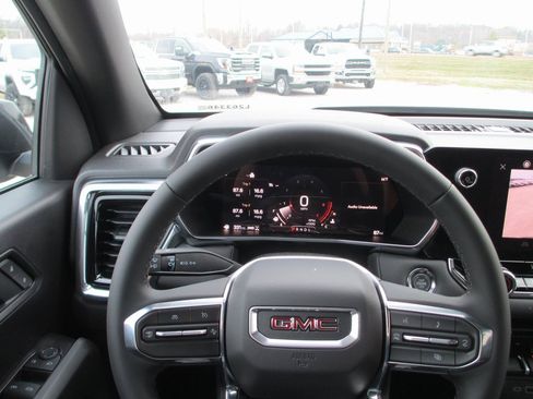 New 2026 GMC Canyon Elevation w/ Convenience Package image 18