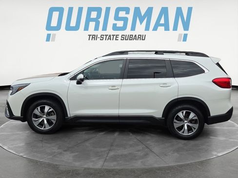 Used 2023 Subaru Ascent Premium w/ Convenience Package image 3