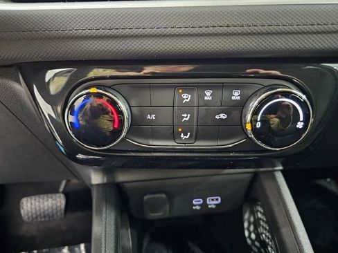 Used 2025 Chevrolet TrailBlazer LT AWD/4WD image 20