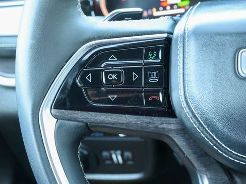 Used 2023 Jeep Grand Cherokee Overland AWD/4WD image 23