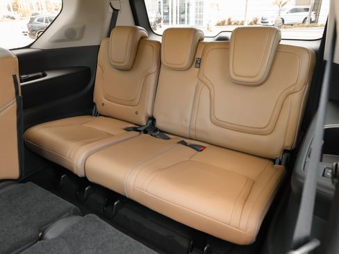 Certified 2026 INFINITI QX80 Luxe w/ Cargo Package AWD/4WD image 43