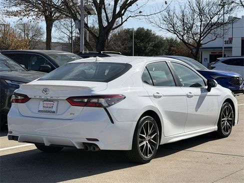 Certified 2024 Toyota Camry SE image 4