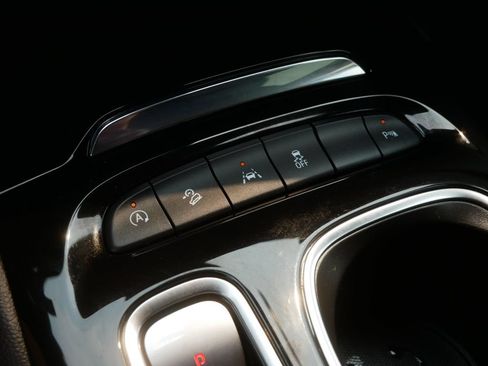 Certified 2023 Buick Envision Preferred w/ Sport Touring Package AWD/4WD image 23
