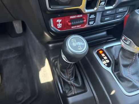 Used 2021 Jeep Wrangler Unlimited Rubicon image 23