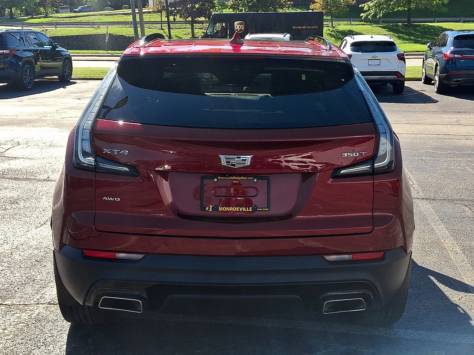Used 2023 Cadillac XT4 Sport w/ Cold Weather Package AWD/4WD image 5