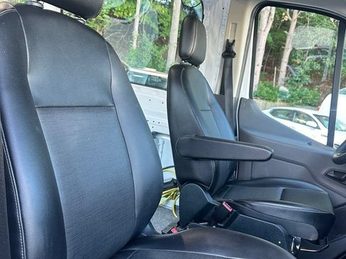Used 2023 Ford E-Transit Medium Roof RWD image 37