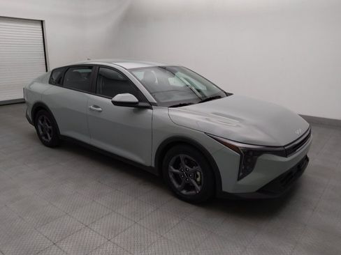 Used 2025 Kia K4 FWD image 11
