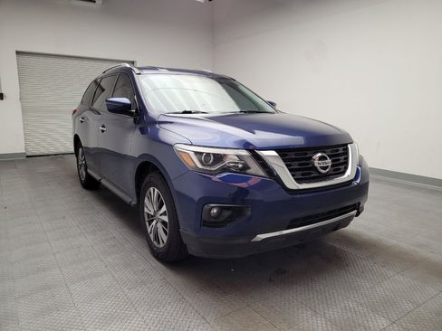 Used 2018 Nissan Pathfinder SV w/ SV Tech Package FWD image 13