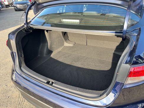 Used 2025 Toyota Corolla LE image 29