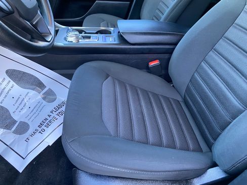 Used 2019 Ford Fusion SE image 24