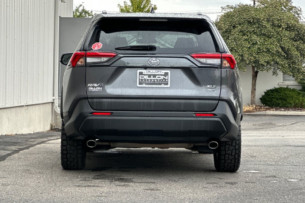 Used 2025 Toyota RAV4 XLE AWD/4WD image 7
