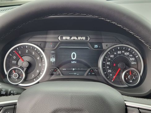 New 2026 RAM 1500 4x4 Crew Cab image 7