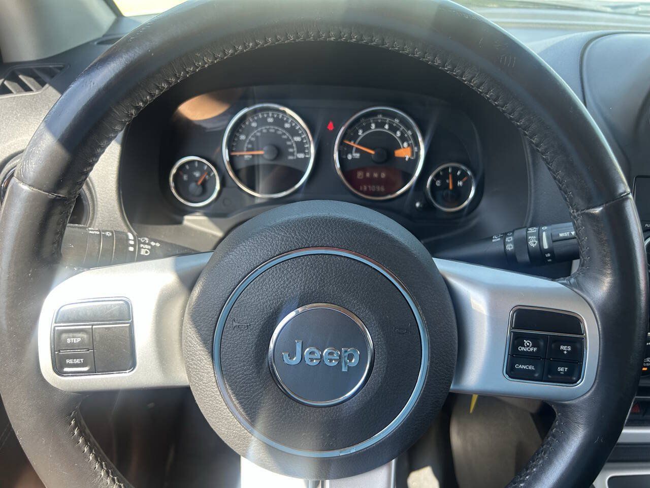 Used 2017 Jeep Compass Latitude FWD image 16
