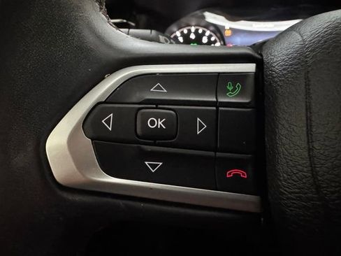 Used 2022 Jeep Compass Limited image 21