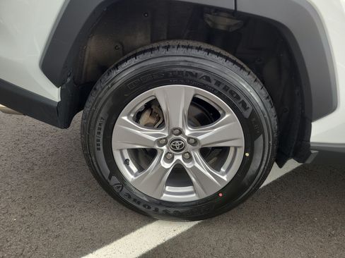 Certified 2025 Toyota RAV4 XLE AWD/4WD image 11