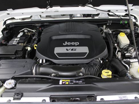 Used 2017 Jeep Wrangler Unlimited Rubicon image 8